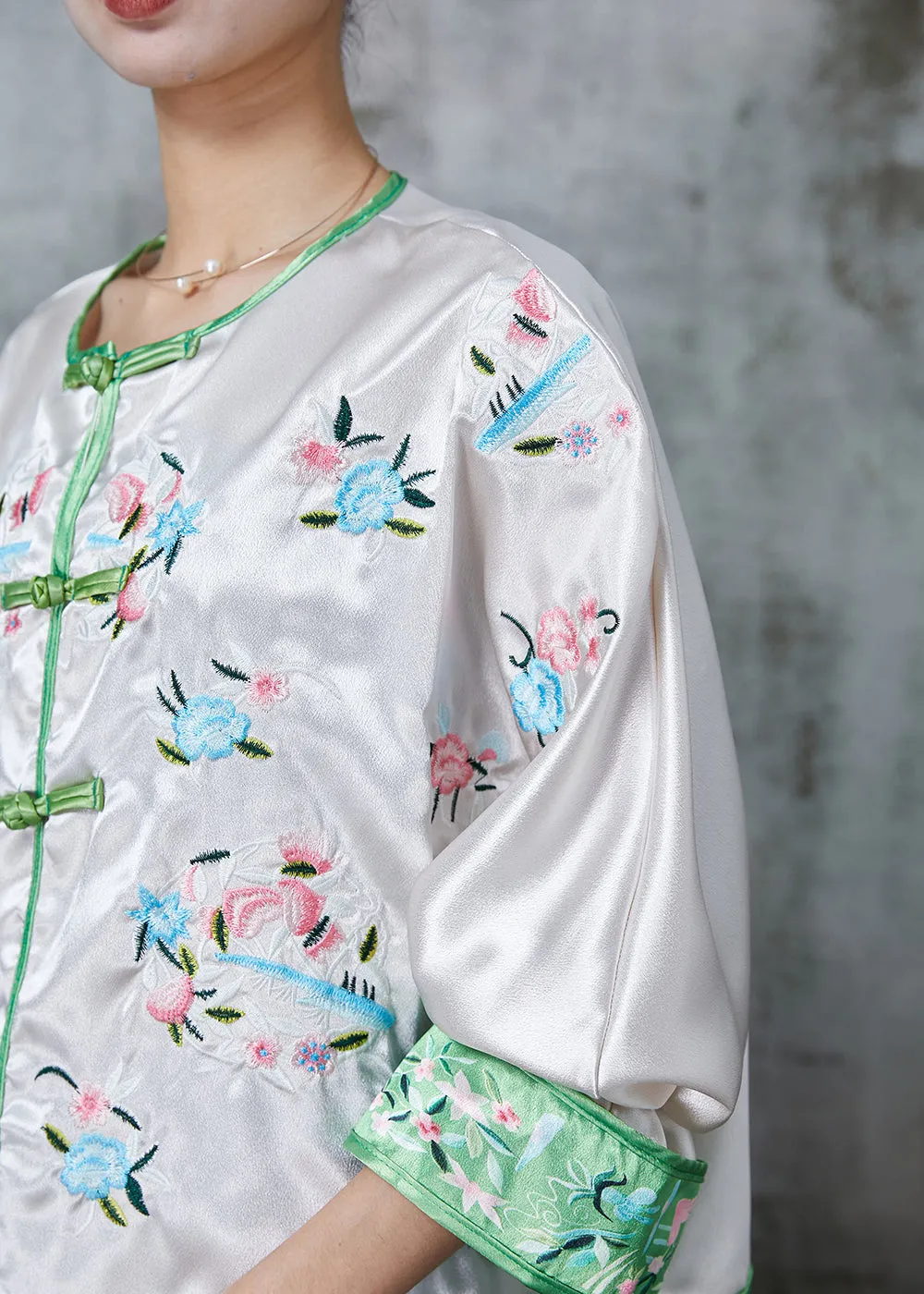 Chinese Style White Embroidered Silk Coat Outwear Spring