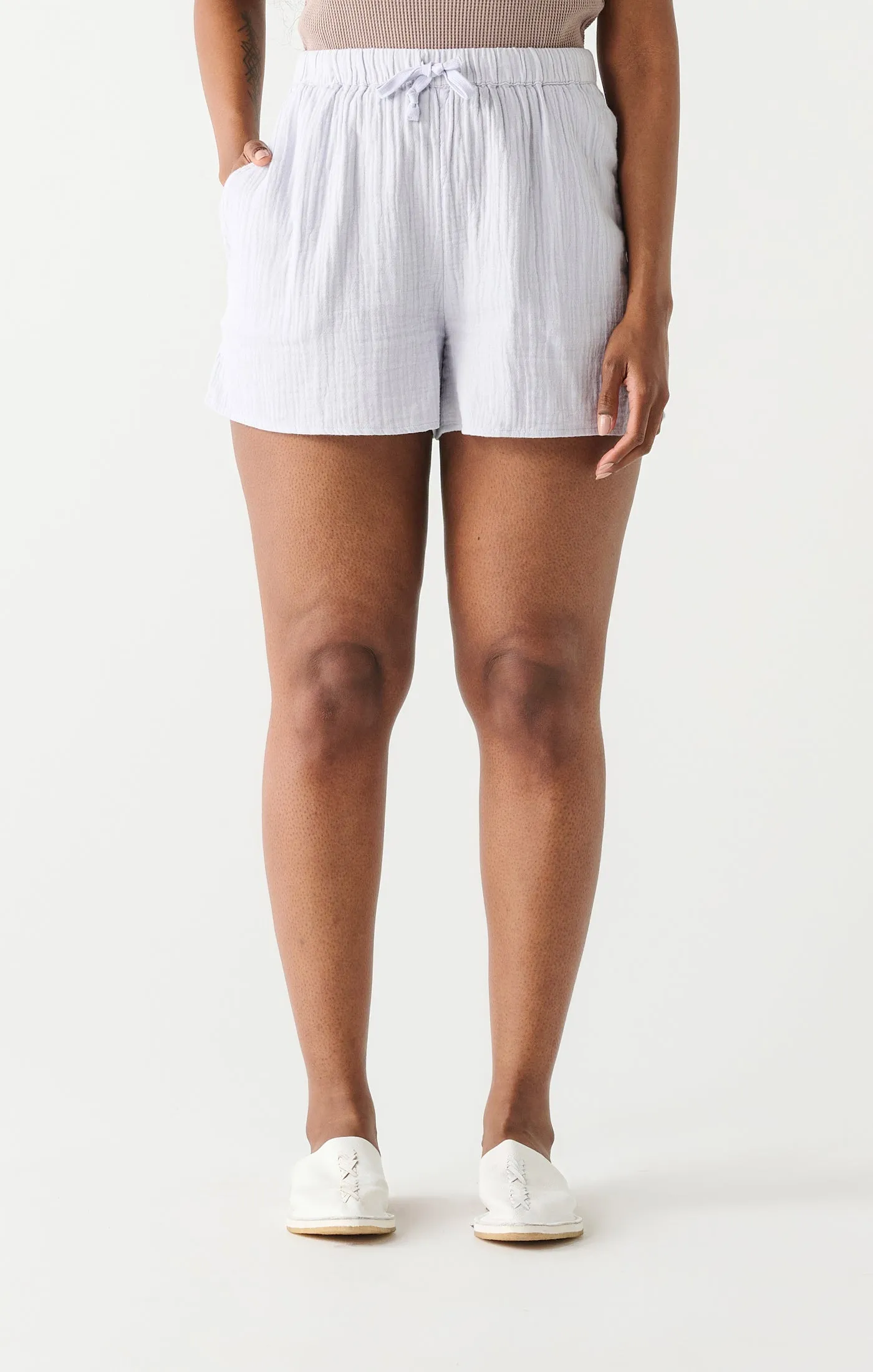 Dex Textured Drawstring Short In Cloudy Blue