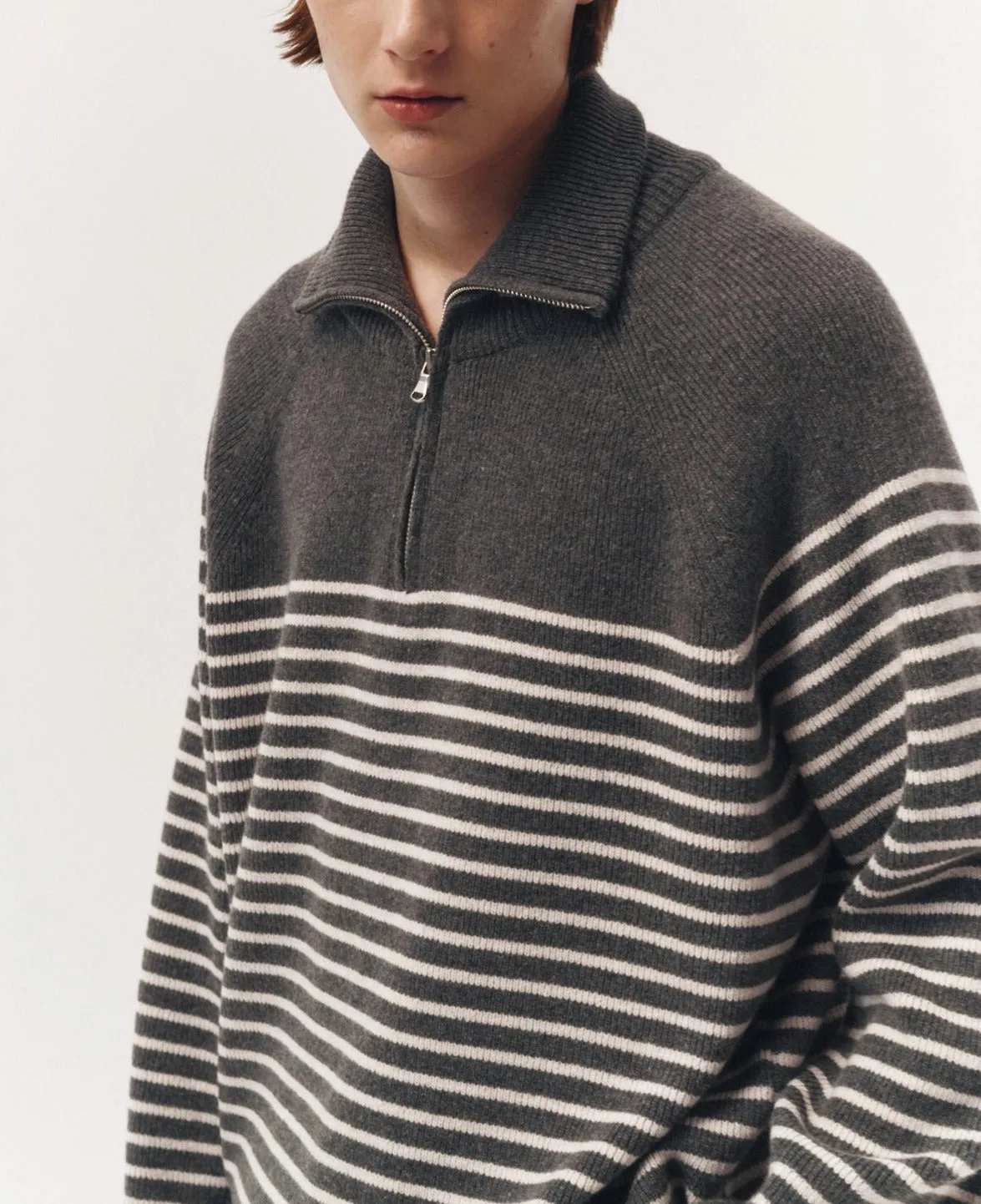 HALF ZIP-UP STRIPE KNIT