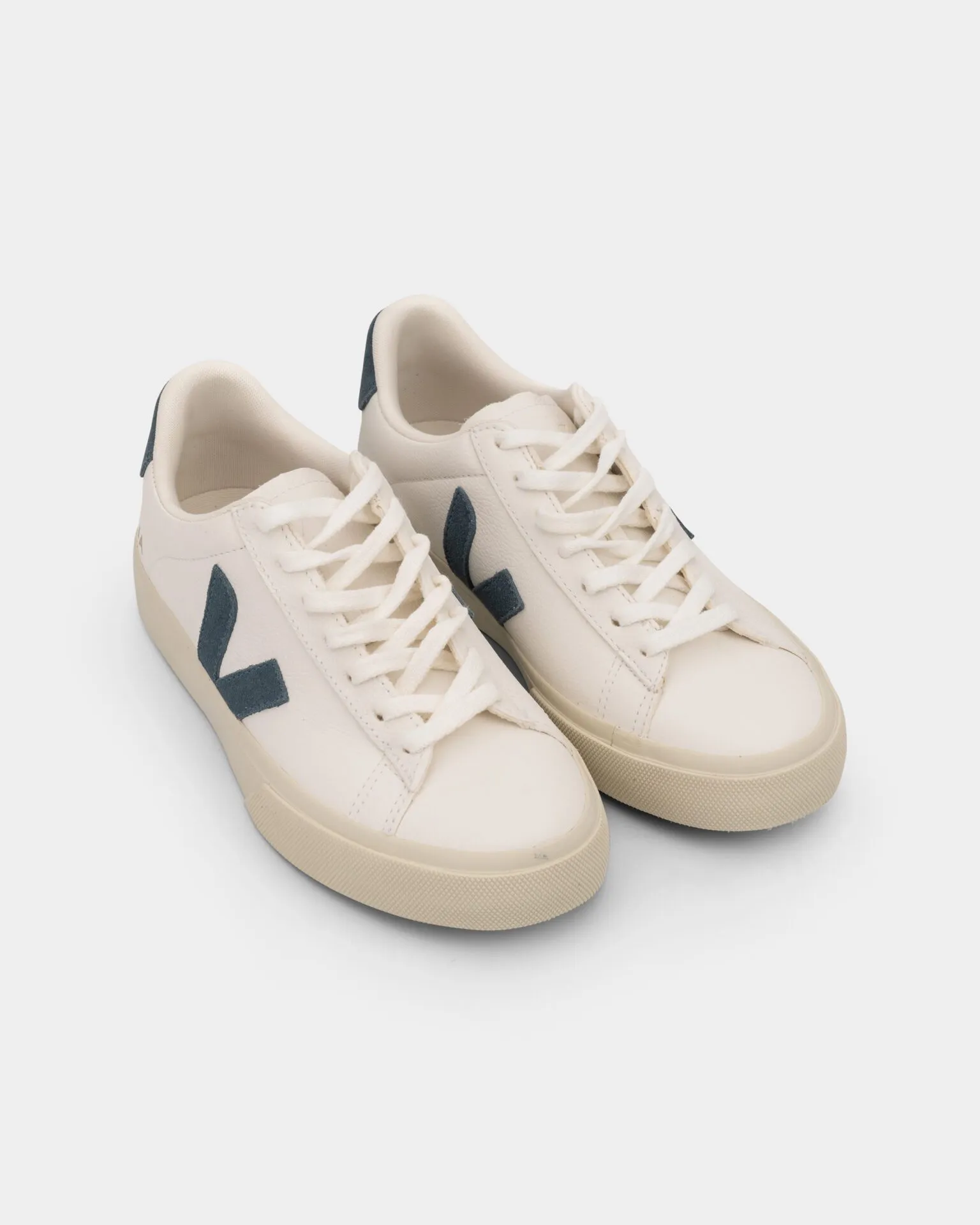 Veja Men’s Campo Chrome Free Leather Sneaker CP0503121B Extra White California