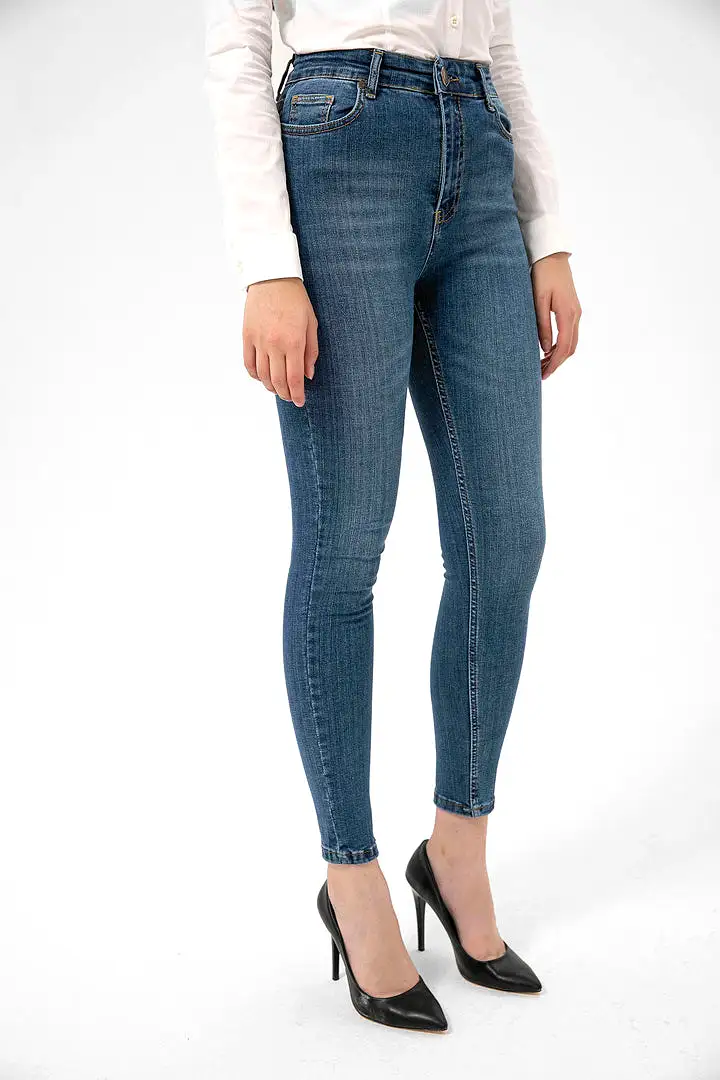 WOMEN SKINNY FIT DENIM